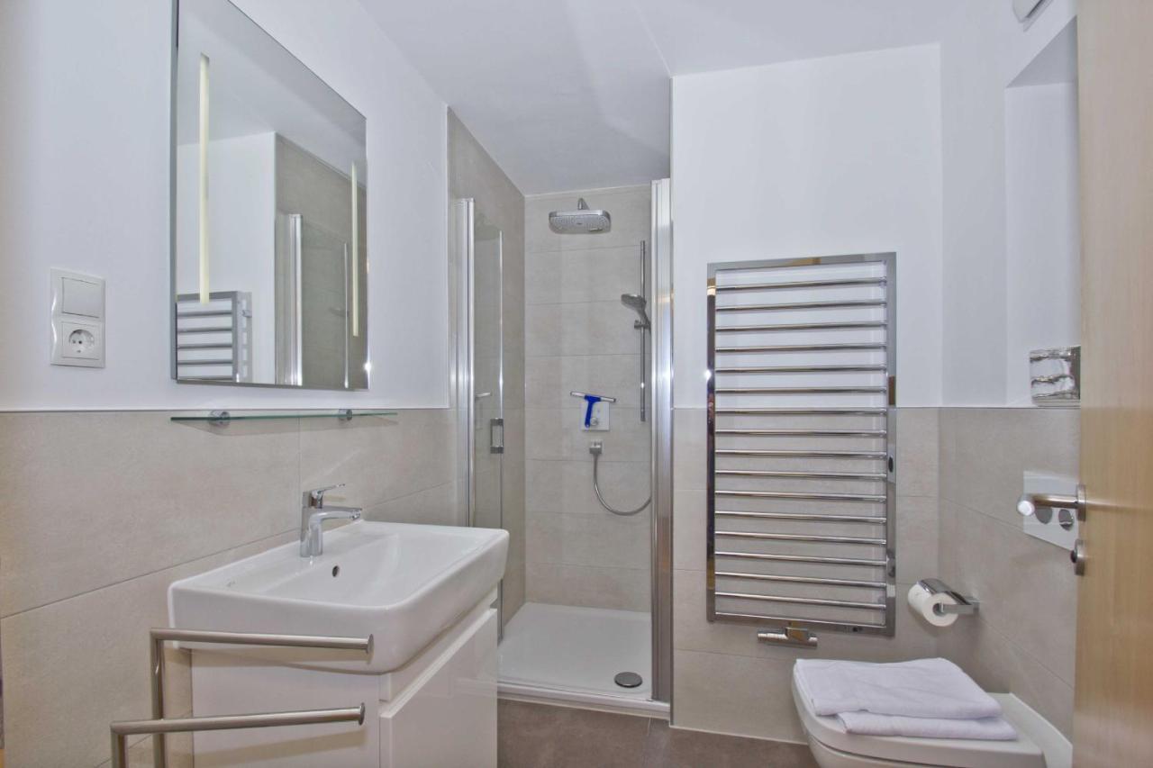 Mit Meerblick Und Balkon, Gratis Nutzung Vom Ahoi Erlebnisbad Und Sauna In Sellin - Meeresblick Fewo 17 ゲーレン エクステリア 写真